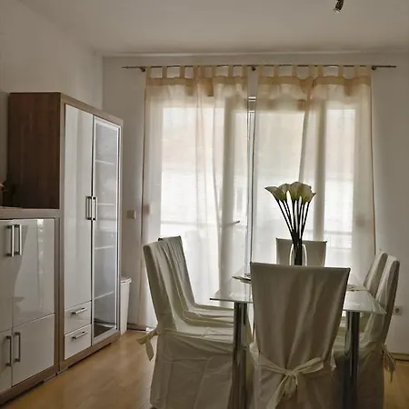 Apartment Roma *